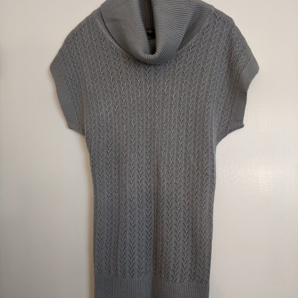 🎏3 for $20🎏TWENTY ONE brand, Size S, gray knit tunic top with cowl-like collar